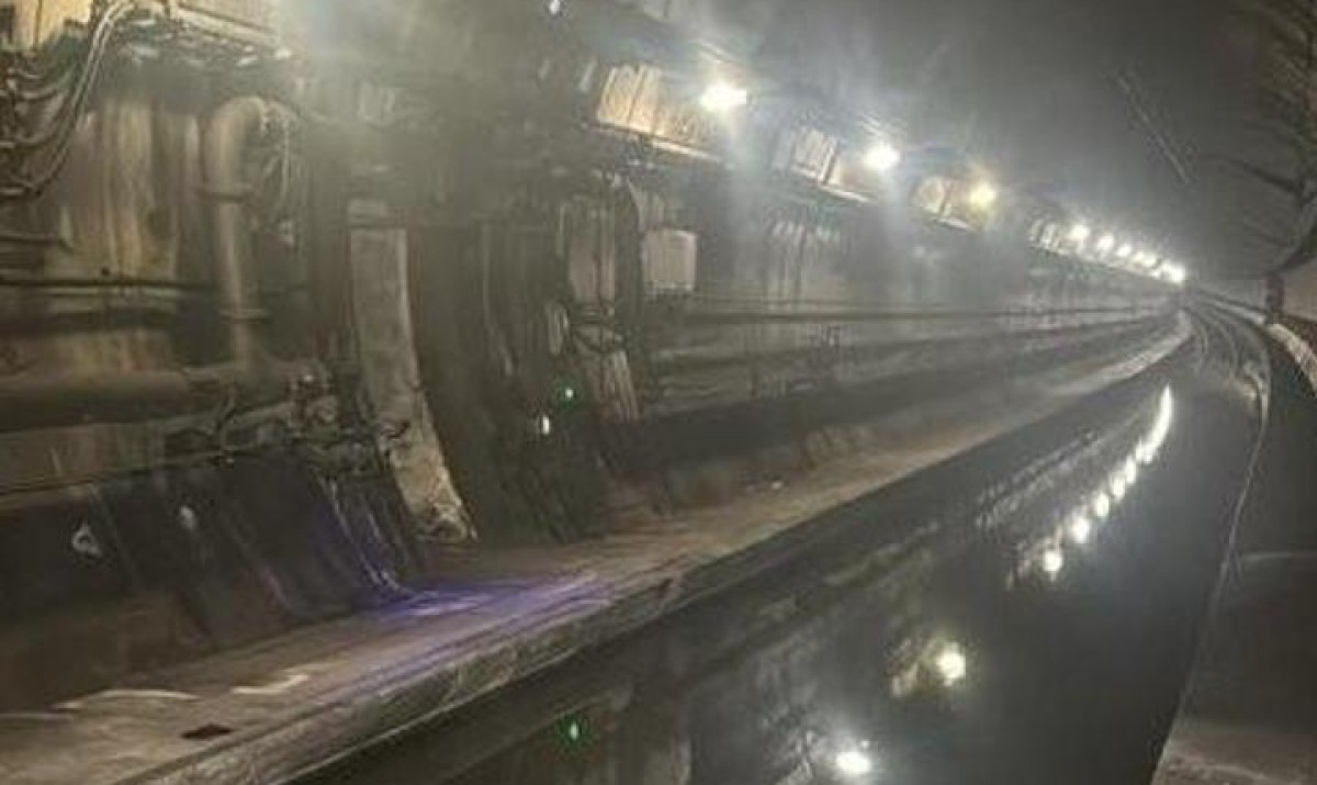 İngilterede kaos... Tüneli su bastı: Binlerce yolcu mahsur kaldı!