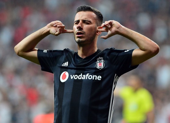 Oğuzhan Özyakup Beşiktaş'a veda ediyor