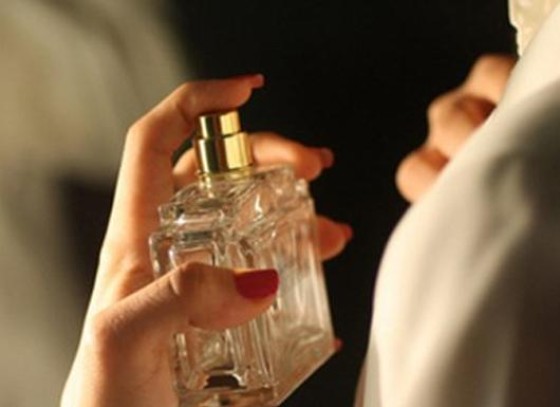 Kalıcı Parfümün Yolu Göbek Deliğinden Geçiyor
