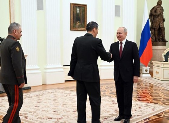 Putin, Çin Savunma Bakanı ile Moskova'da görüştü