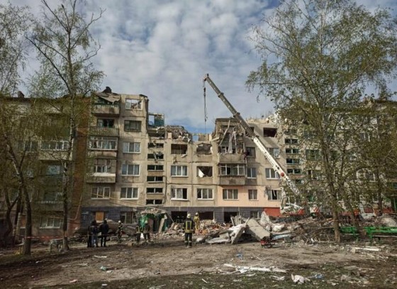 Ukrayna'da Rus bombardımanı sonucu vurulan apartmanda can kaybı 15’e yükseldi