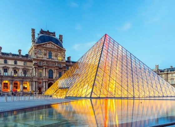 Louvre Müzesi’ne 10 Milyon Ziyaretçi!