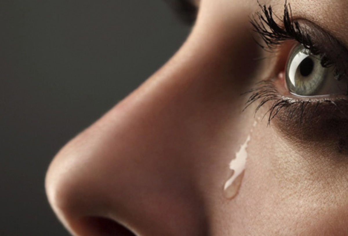 Kadınlar erkeklerden daha çok ağlıyor